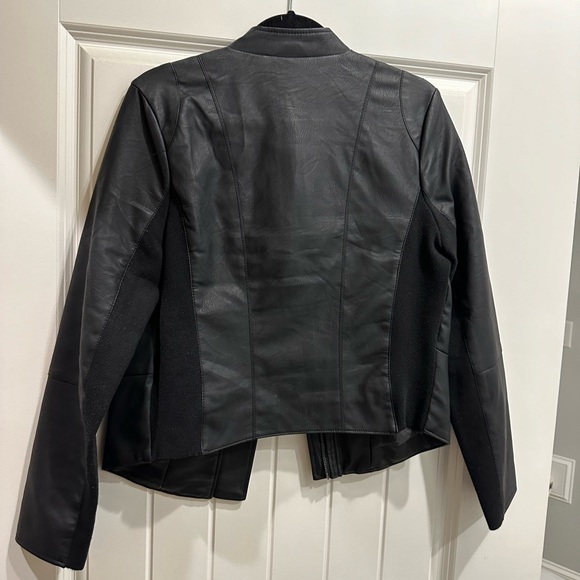 black leather jacket - Picture 2 of 5